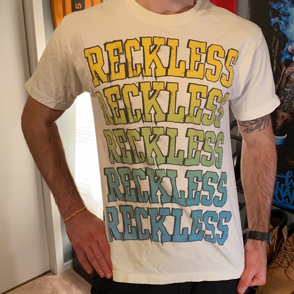 Young and Reckless white graphic tee, Men’s size M - Picture 2 of 6